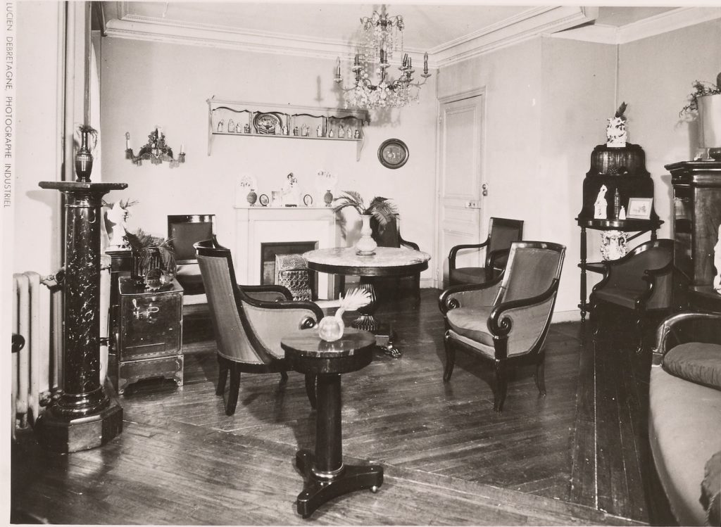 photo of Loy's apartment interior